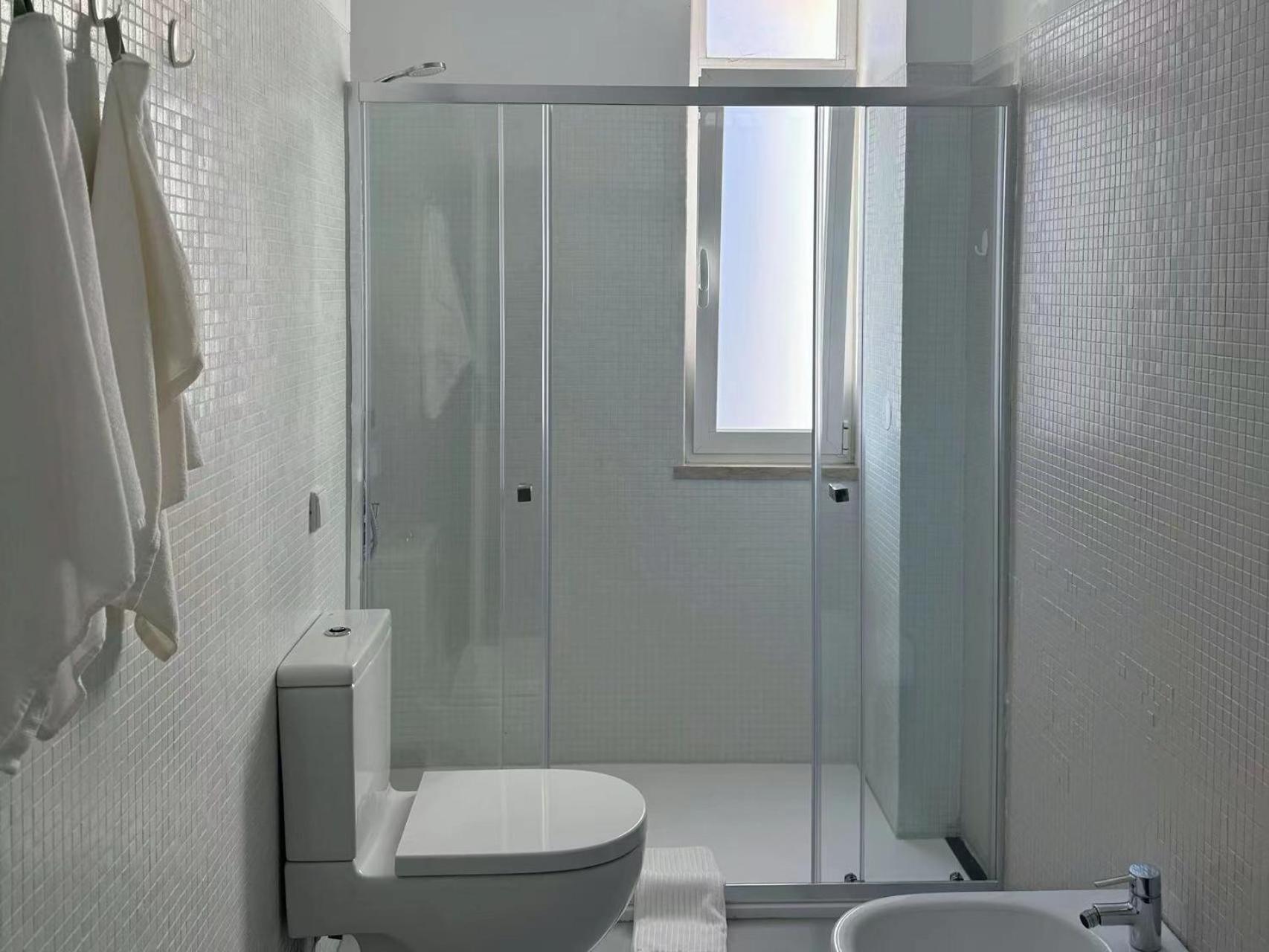 Comfy Room Near Metro & Airport Lisbon Exterior photo