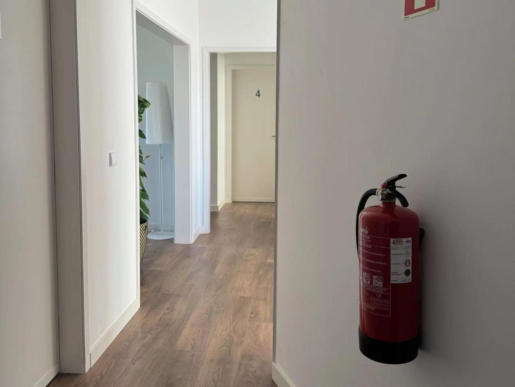 Comfy Room Near Metro & Airport Lisbon Exterior photo